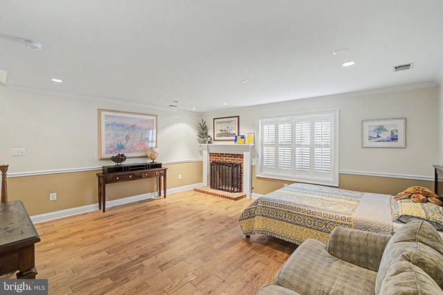 4 AYR ST SW, Leesburg, VA 20175