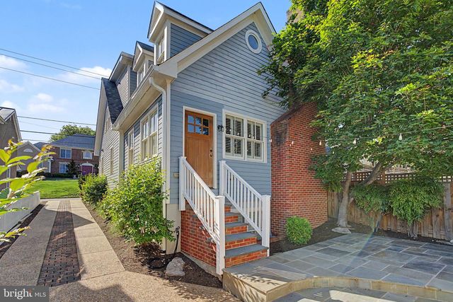 4 AYR ST SW, Leesburg, VA 20175