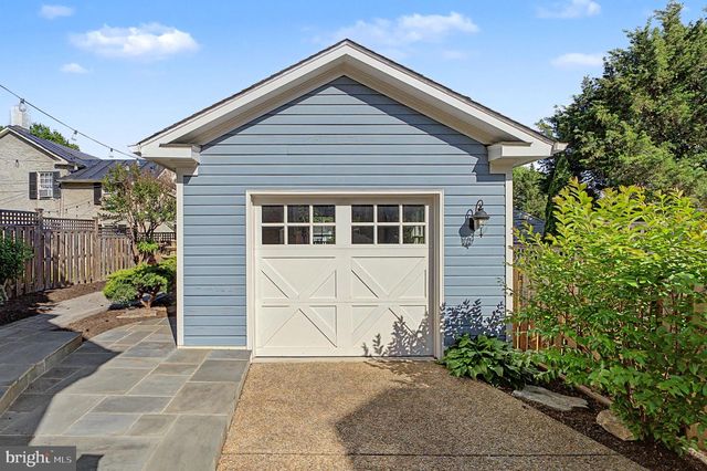 4 AYR ST SW, Leesburg, VA 20175