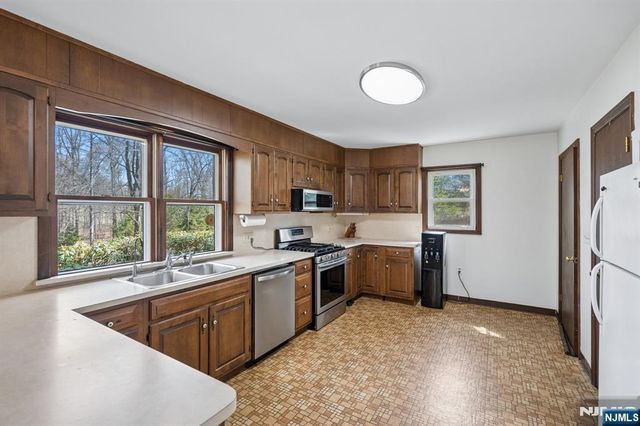 3 Morgan Lane, White Twp, NJ 07823