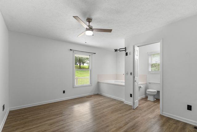 207 Robinson Dr, Dickson, TN 37055