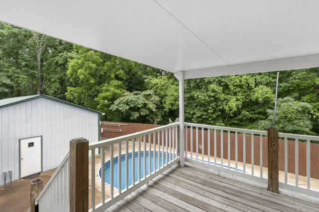 207 Robinson Dr, Dickson, TN 37055