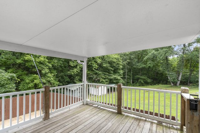 207 Robinson Dr, Dickson, TN 37055