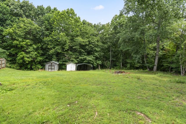 207 Robinson Dr, Dickson, TN 37055