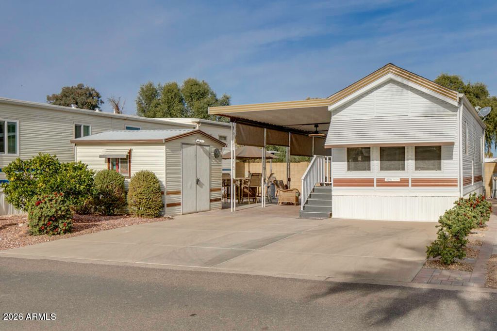 17200 W BELL Road 12, Surprise, AZ 85374