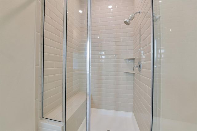 1439 Northwood Bluff Lane, Pinehurst, TX 77362