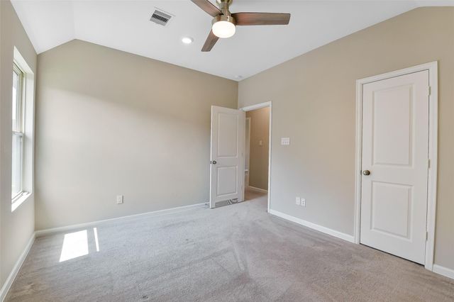 1439 Northwood Bluff Lane, Pinehurst, TX 77362