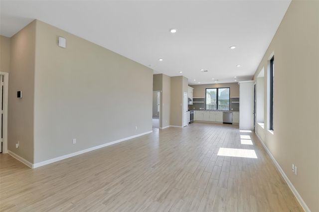 1439 Northwood Bluff Lane, Pinehurst, TX 77362