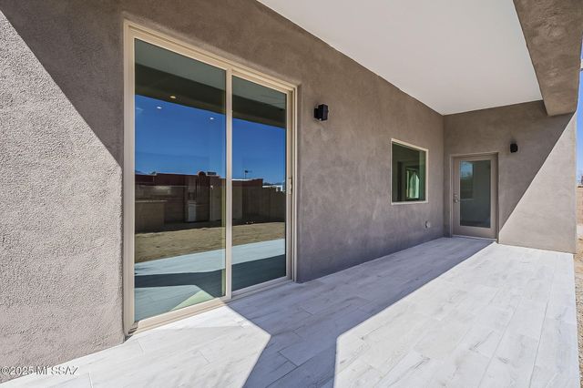 121 W Calle Escudilla, Green Valley, AZ 85614