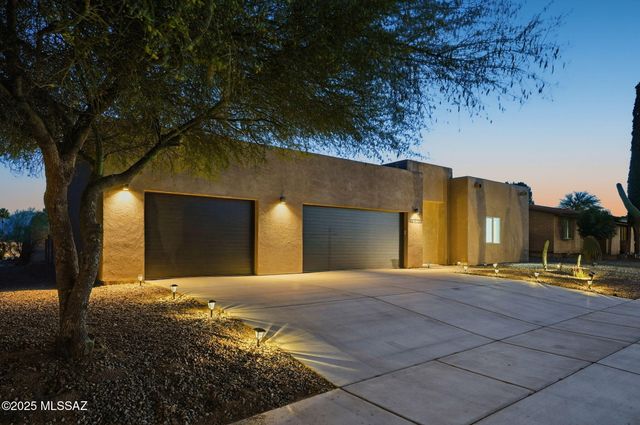 121 W Calle Escudilla, Green Valley, AZ 85614