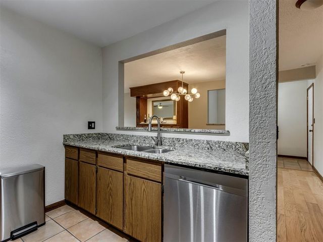 10605 N Macarthur Boulevard, Oklahoma City, OK 73162