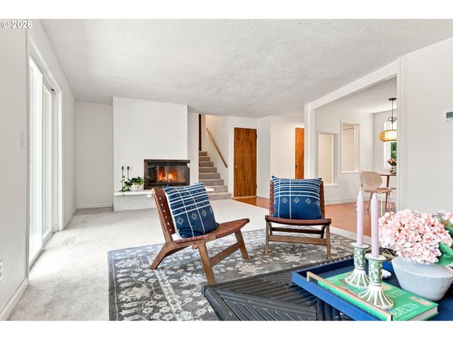 1120 DOUGLAS Dr, West Linn, OR 97068