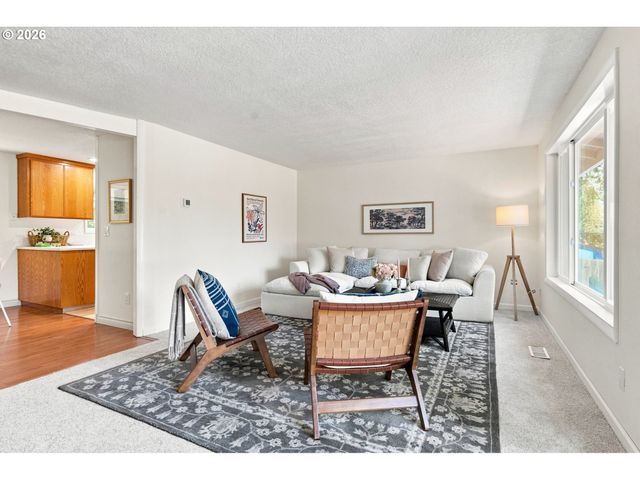 1120 DOUGLAS Dr, West Linn, OR 97068