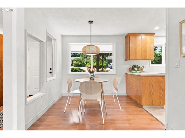 1120 DOUGLAS Dr, West Linn, OR 97068