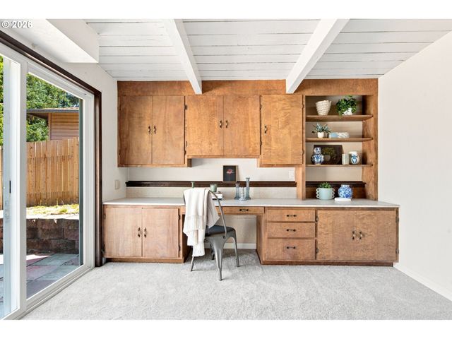 1120 DOUGLAS Dr, West Linn, OR 97068