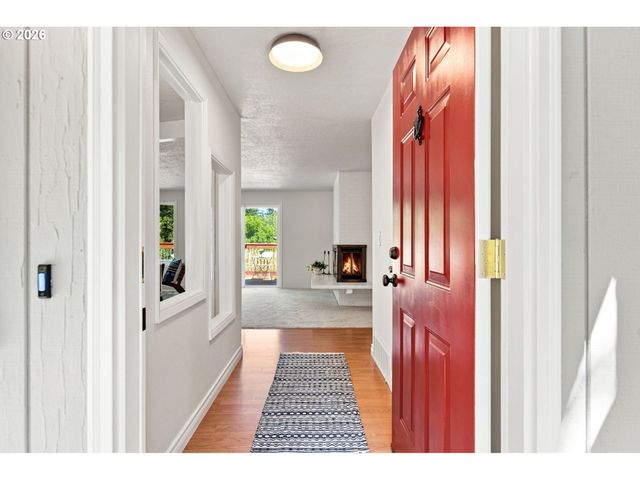 1120 DOUGLAS Dr, West Linn, OR 97068