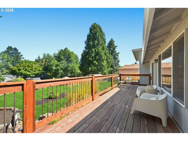 1120 DOUGLAS Dr, West Linn, OR 97068