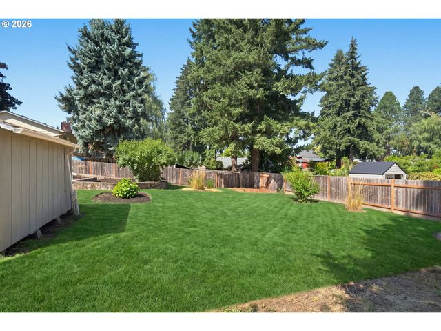 1120 DOUGLAS Dr, West Linn, OR 97068