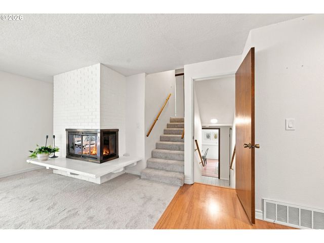 1120 DOUGLAS Dr, West Linn, OR 97068