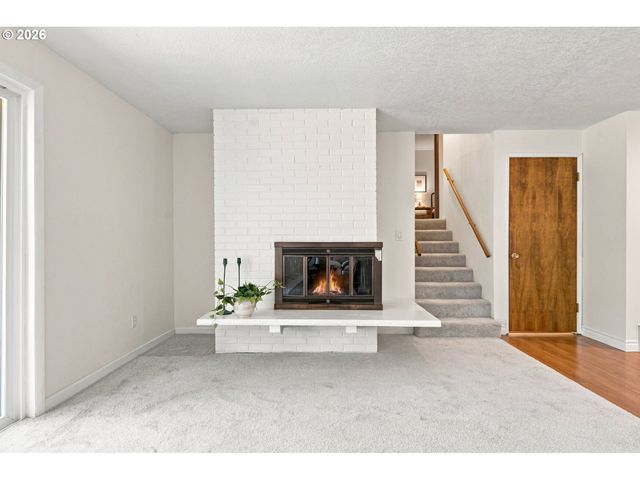 1120 DOUGLAS Dr, West Linn, OR 97068