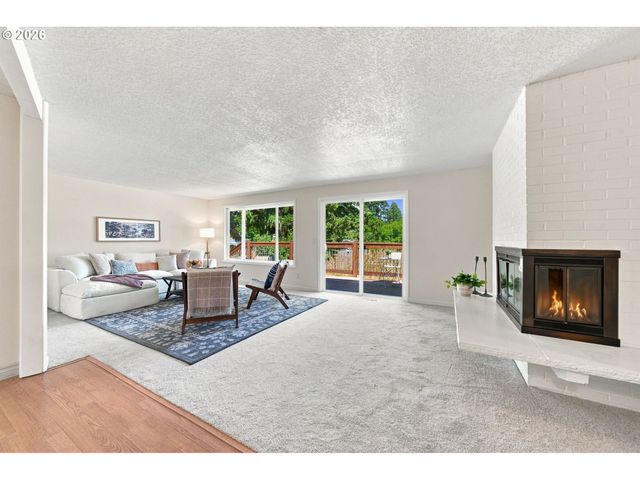 1120 DOUGLAS Dr, West Linn, OR 97068