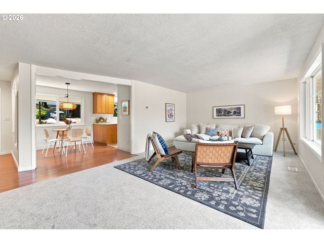 1120 DOUGLAS Dr, West Linn, OR 97068