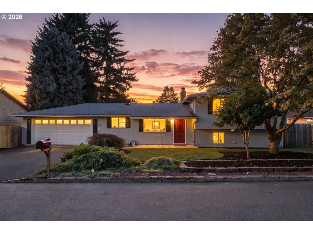 1120 DOUGLAS Dr, West Linn, OR 97068