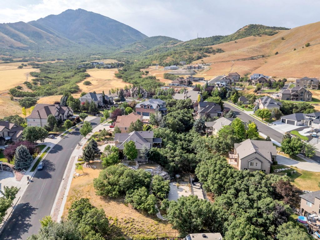 692 S DEER HOLLOW RD, Tooele, UT 84074 — photo 5