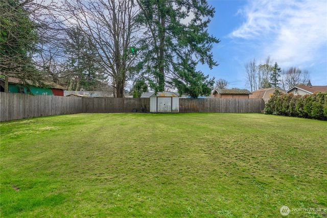 737 3rd Avenue NE, Pacific, WA 98047