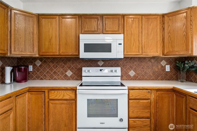 737 3rd Avenue NE, Pacific, WA 98047