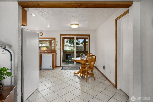 737 3rd Avenue NE, Pacific, WA 98047