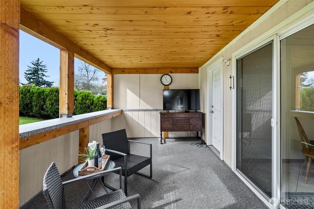 737 3rd Avenue NE, Pacific, WA 98047