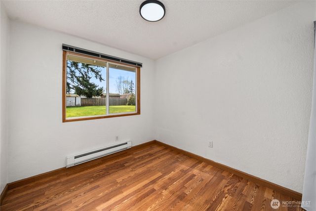 737 3rd Avenue NE, Pacific, WA 98047