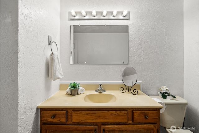 737 3rd Avenue NE, Pacific, WA 98047