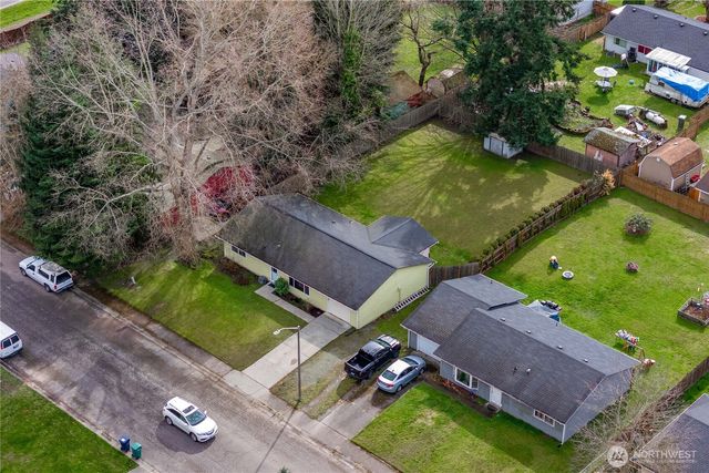 737 3rd Avenue NE, Pacific, WA 98047