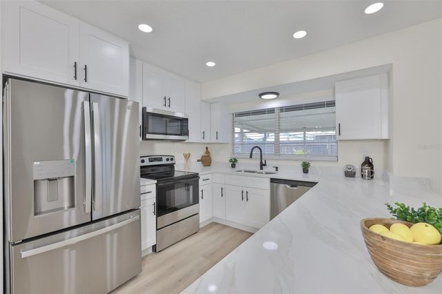 539 RED MANGROVE LANE, Apollo Beach, FL 33572