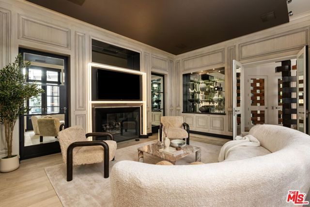 10288 Century Woods Drive, Los Angeles, CA 90067