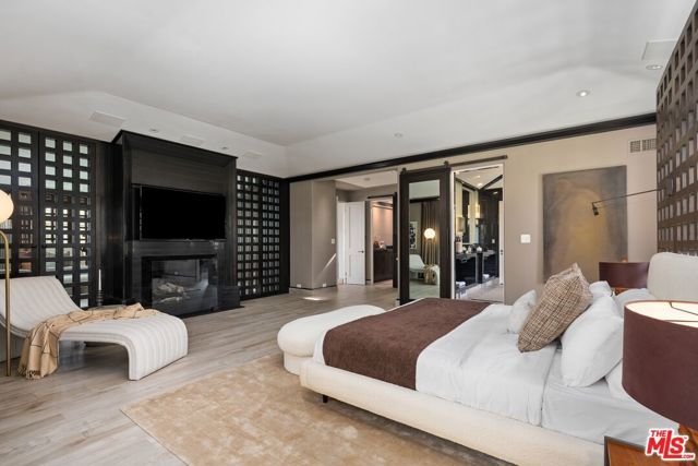 10288 Century Woods Drive, Los Angeles, CA 90067