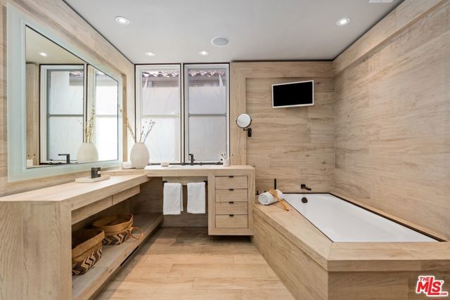 10288 Century Woods Drive, Los Angeles, CA 90067