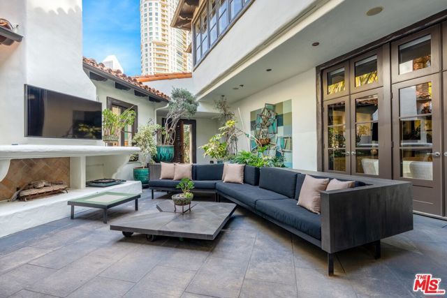 10288 Century Woods Drive, Los Angeles, CA 90067