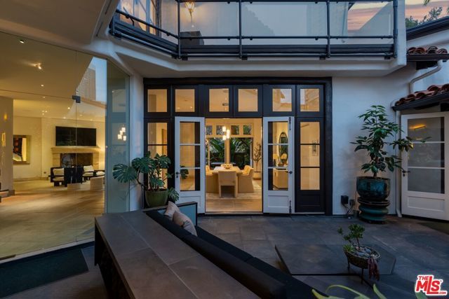 10288 Century Woods Drive, Los Angeles, CA 90067