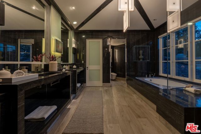 10288 Century Woods Drive, Los Angeles, CA 90067