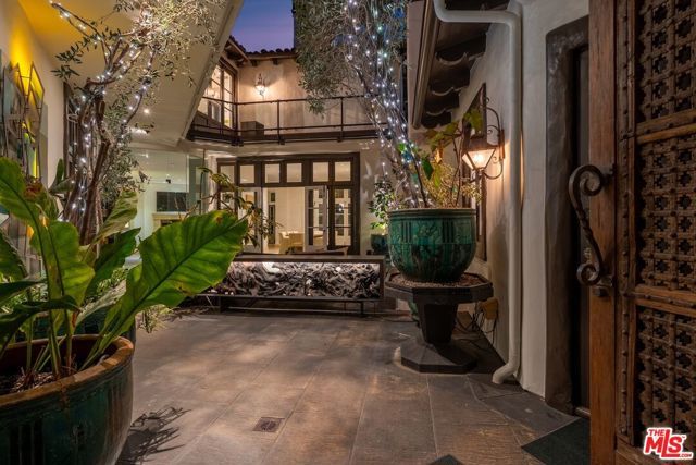 10288 Century Woods Drive, Los Angeles, CA 90067