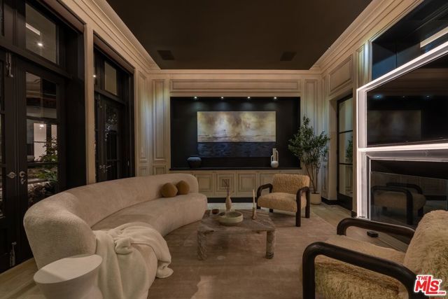 10288 Century Woods Drive, Los Angeles, CA 90067