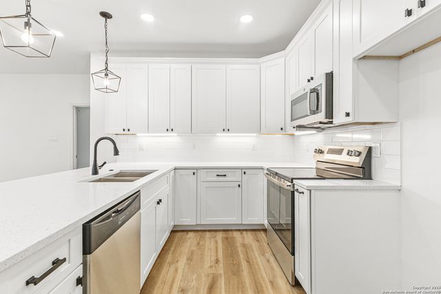 140 Camino Verde, La Vernia, TX 78121