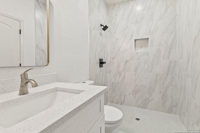 140 Camino Verde, La Vernia, TX 78121