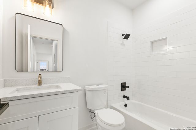 140 Camino Verde, La Vernia, TX 78121