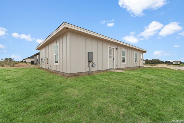 140 Camino Verde, La Vernia, TX 78121