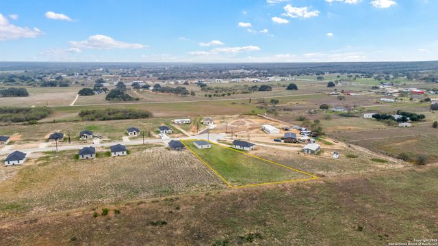 140 Camino Verde, La Vernia, TX 78121