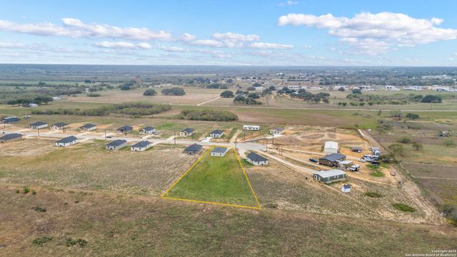 140 Camino Verde, La Vernia, TX 78121